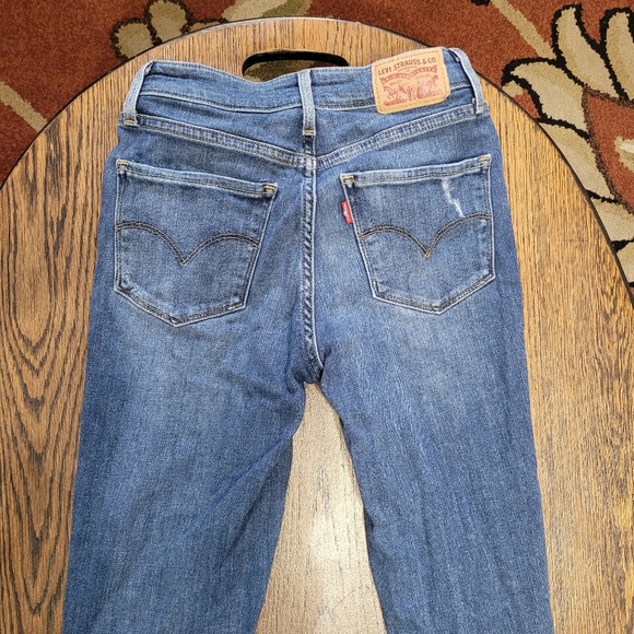 Levi's 721 High Rise Skinny Distressed Dark Wash Jeans Size Women's 26 - Picture 7 of 14